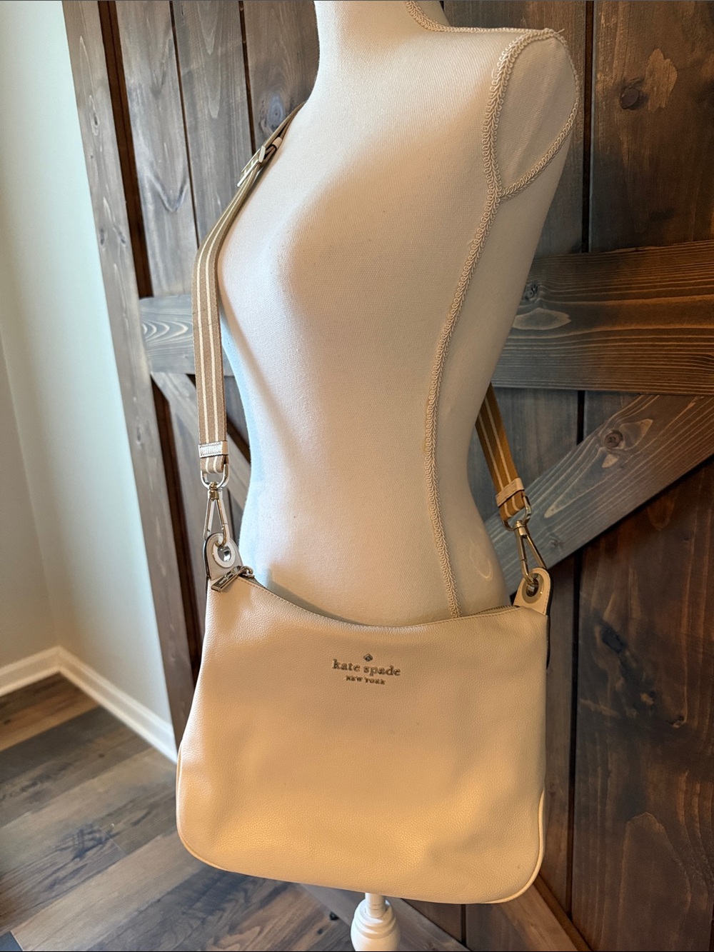 kate spade cream Heart-Print Handbag Interior